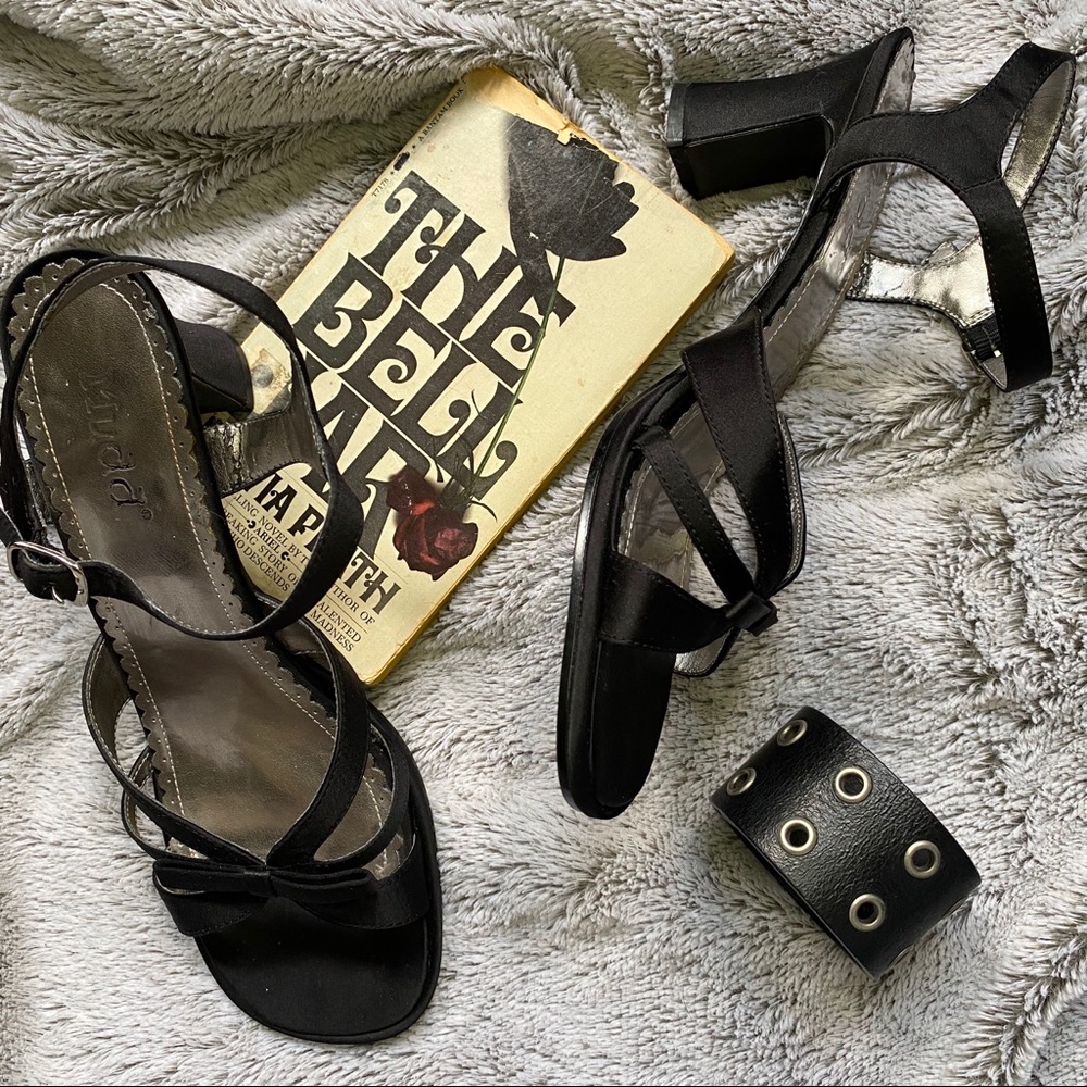 Satin goth bow square heels
